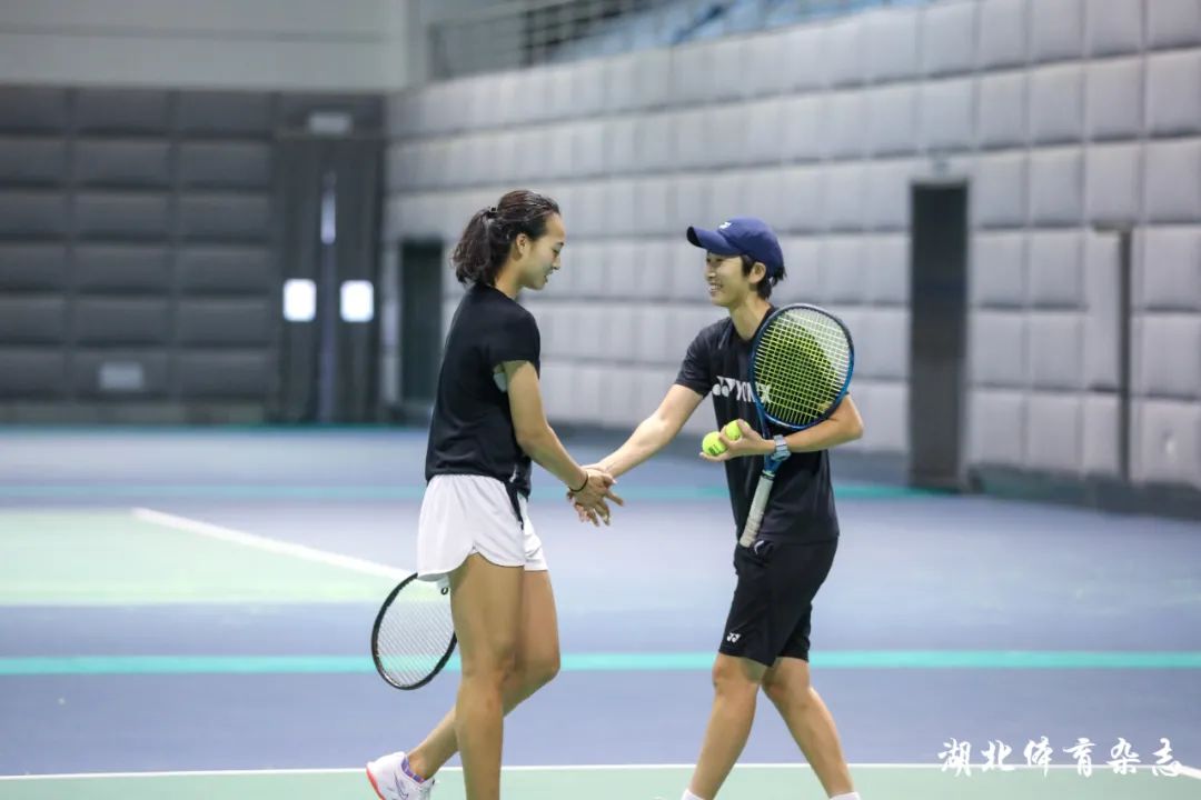 以及他在社 以及他在社