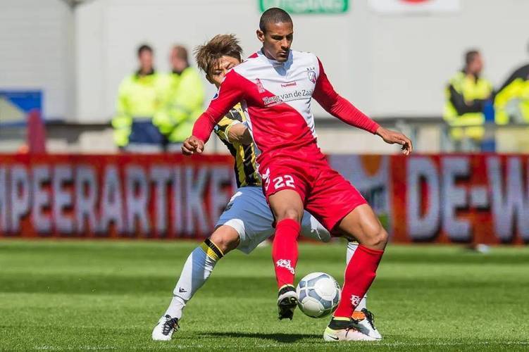 表现足以让 表现足以让